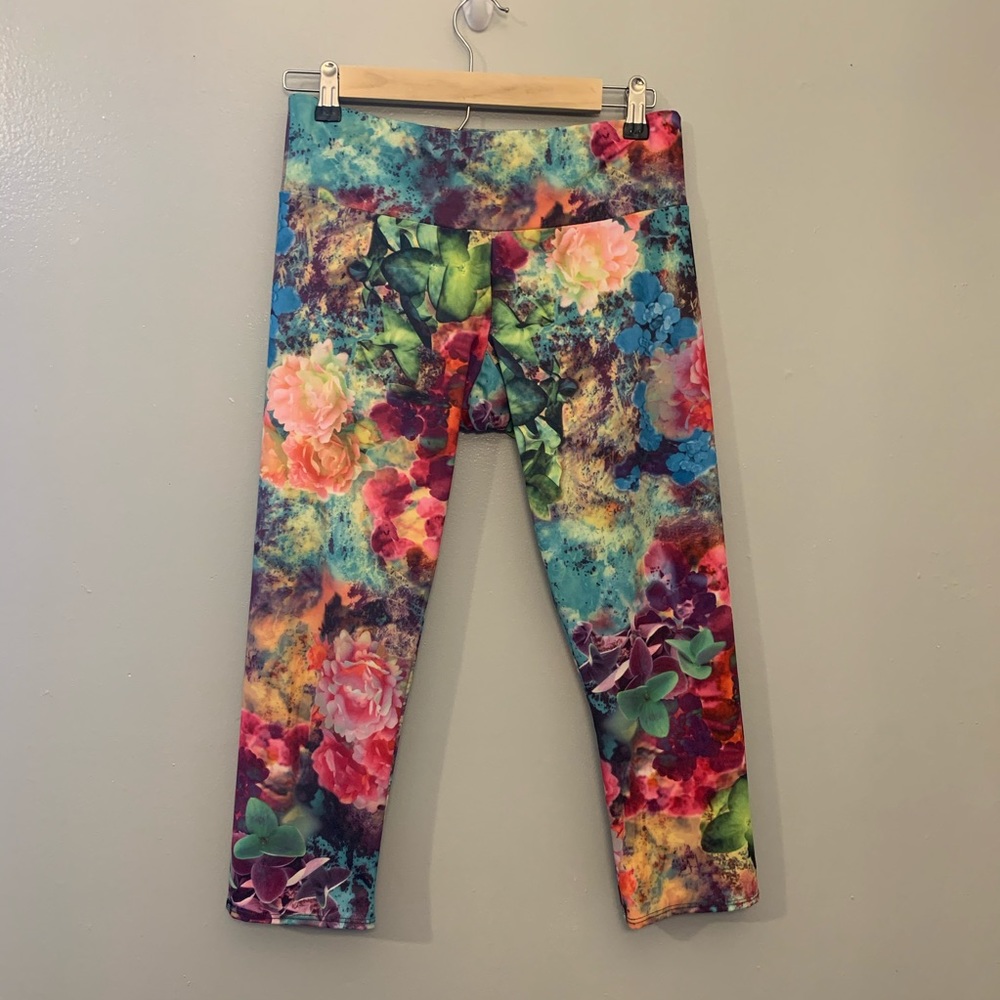 Onzie Floral Leggings Sz M/L